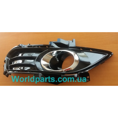 1820072 Грати протитуманної фари R Mondeo 5/Fusion MK 2013-