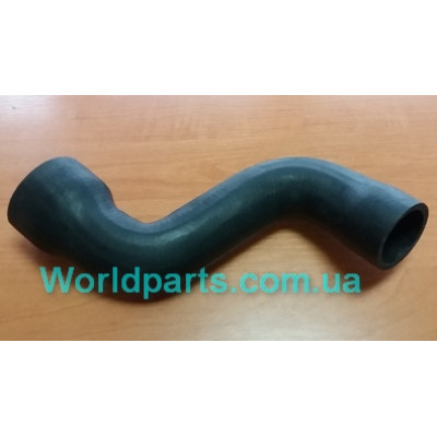 8E0145838AA Патрубок інтеркулера Audi A4/Seat Exeo1,8
