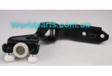 Ролик бічних дверей середній R VW Caddy 2003-